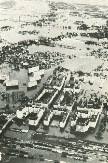 Eine Luftaufnahme von Hamburg nach der Sturmflut im Jahr 1962. Große Teile der Stadt wurden damals überschwemmt und verwüstet.